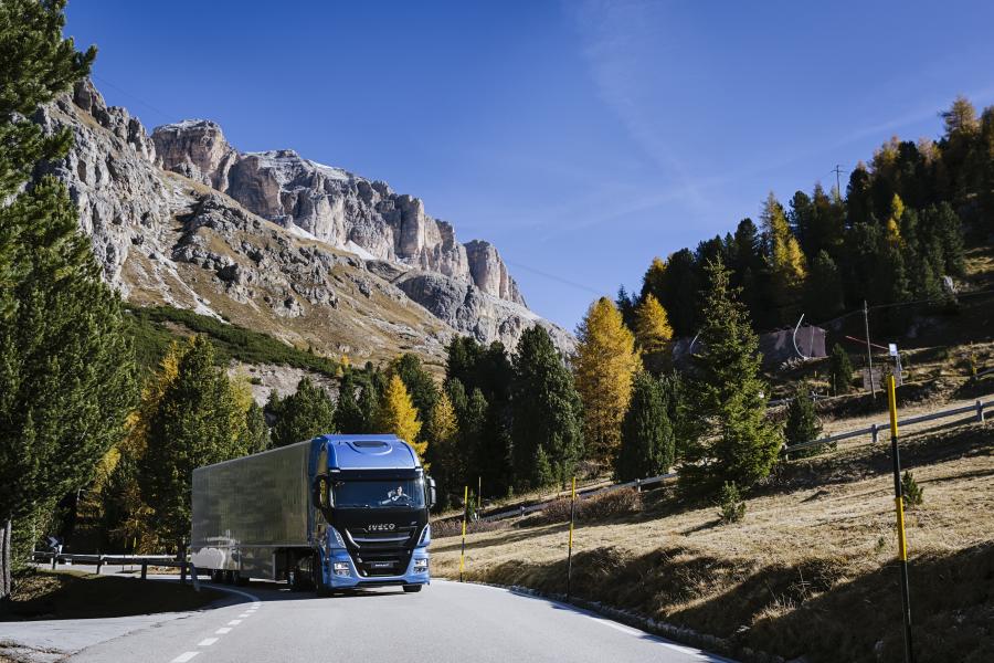  Iveco Stralis 460NP 4x2 2017 года  (фото 5 из 40)